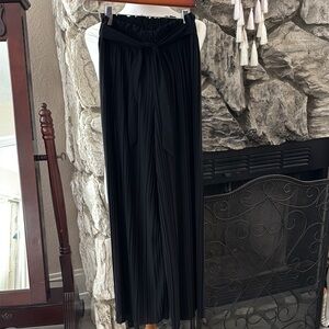 Elegant Black Pleated Women's Pants